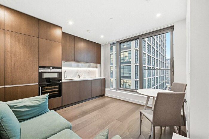 Studio To Rent In Park Drive, E14