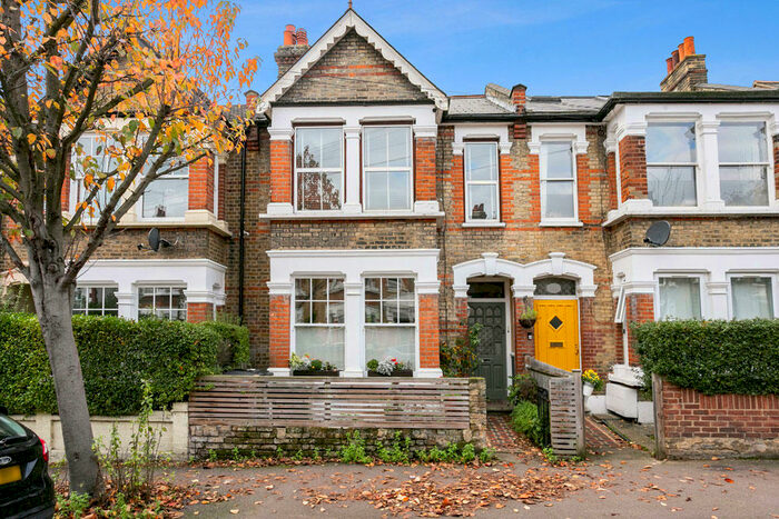 2 Bedroom Flat To Rent In Beacontree Road, Bushwood Area, E11