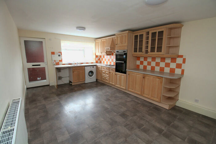 2 Bedroom Terraced House To Rent In Aberdovey Close, Bransholme, HU7