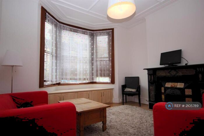 2 Bedroom Flat To Rent In Ground Floor, London, NW10