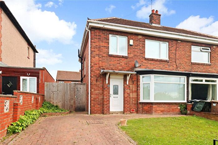 3 Bedroom Semi-Detached House To Rent In Archers Villas, Wallsend, Tyne And Wear, NE28