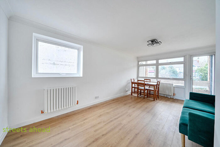 2 Bedroom Apartment For Sale In Napier Court, Outram Road, Croydon, CR0