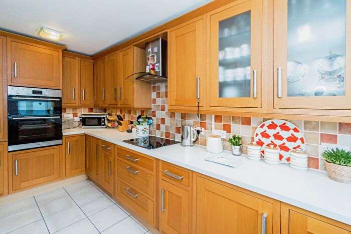 3 Bedroom End Of Terrace House For Sale In Folland Close, North Baddesley, Southampton, Hampshire, SO52