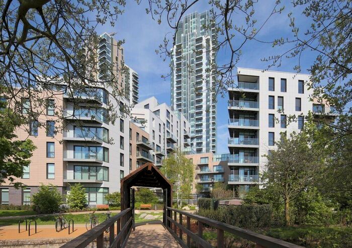 2 Bedroom Flat To Rent In Devan Grove, London, N4