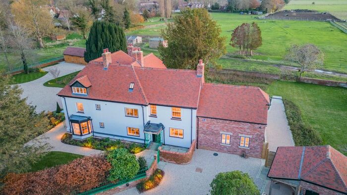 6 Bedroom Farmhouse For Sale In High Street, Dorchester-On-Thames, Wallingford, Oxfordshire, OX10