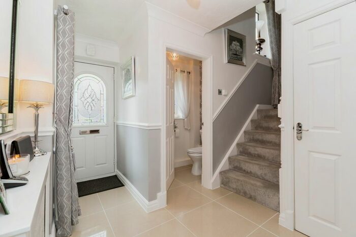 3 Bedroom Detached House For Sale In Austin Close, Leyland, Lancashire, PR25