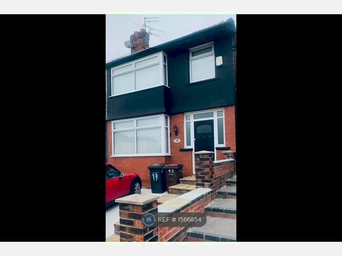 3 Bedroom Semi-Detached House To Rent In Hillside Close, Bootle, L20