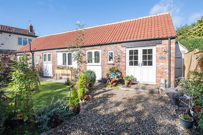 2 Bedroom Barn Conversion For Sale In Main Street, Cranswick, YO25