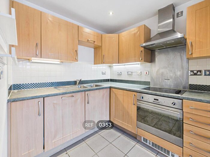 2 Bedroom Apartment To Rent In Queens Court, Queens Dock Avenue, HU1