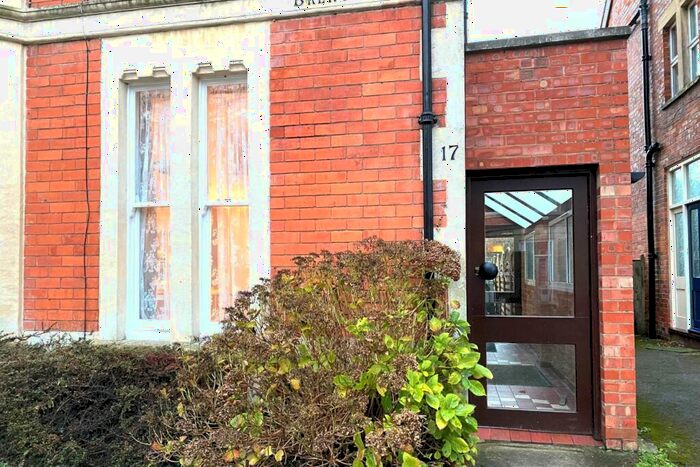 Studio To Rent In Glencairn Park Road, Cheltenham, GL50