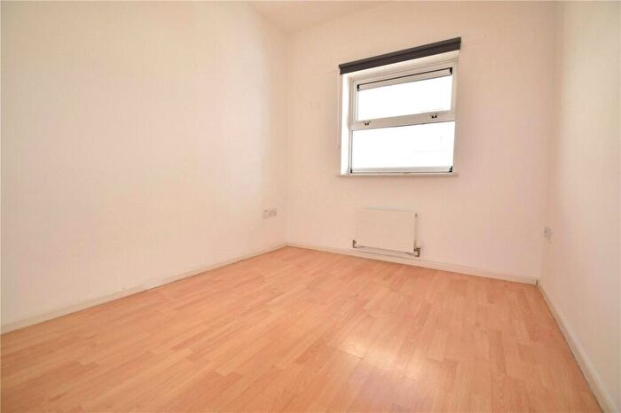 1 Bedroom Flat To Rent In Bilbury Street, Plymouth, Devon, PL4