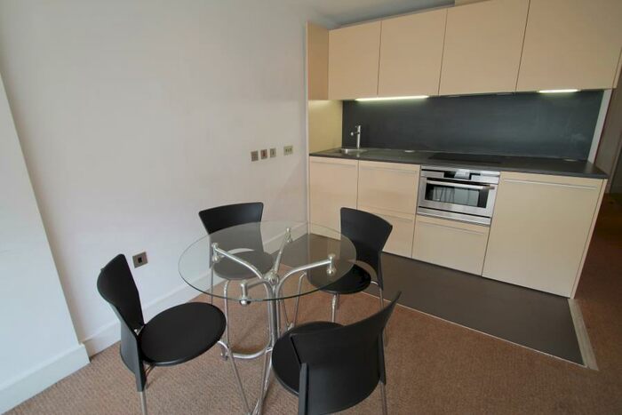 2 Bedroom Apartment To Rent In North West Apartments, NG1