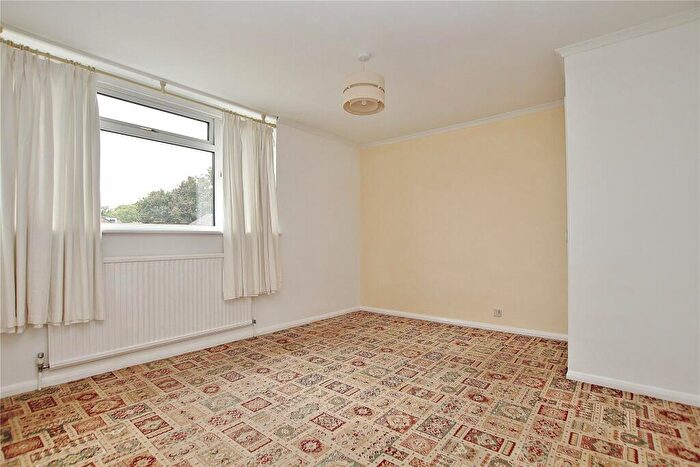 3 Bedroom Terraced House For Sale In Hazelwood Road, Knaphill, Woking, Surrey, GU21
