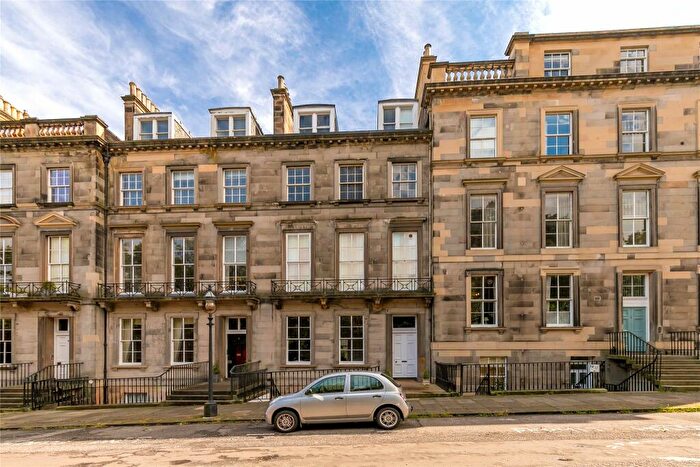 2 Bedroom Apartment For Sale In Oxford Terrace, Edinburgh, Midlothian, EH4