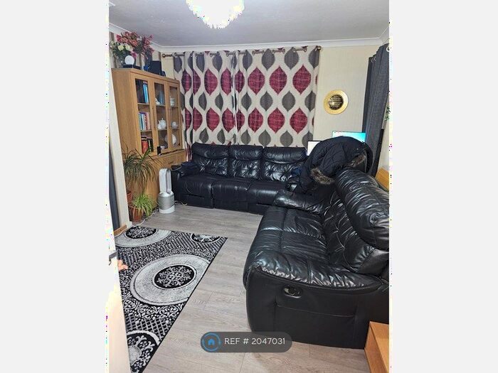 3 Bedroom Flat To Rent In Stourton Road, Quinton, Birmingham, B32