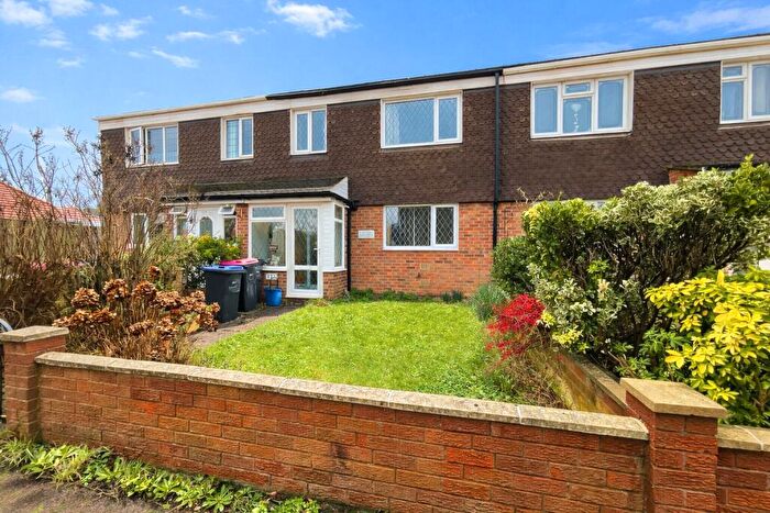 3 Bedroom Terraced House For Sale In Rochford Road, Southend-on-Sea, SS2