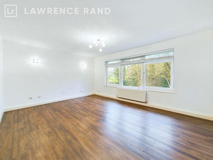 2 Bedroom Flat To Rent In Dell Farm Road, Ruislip, HA4