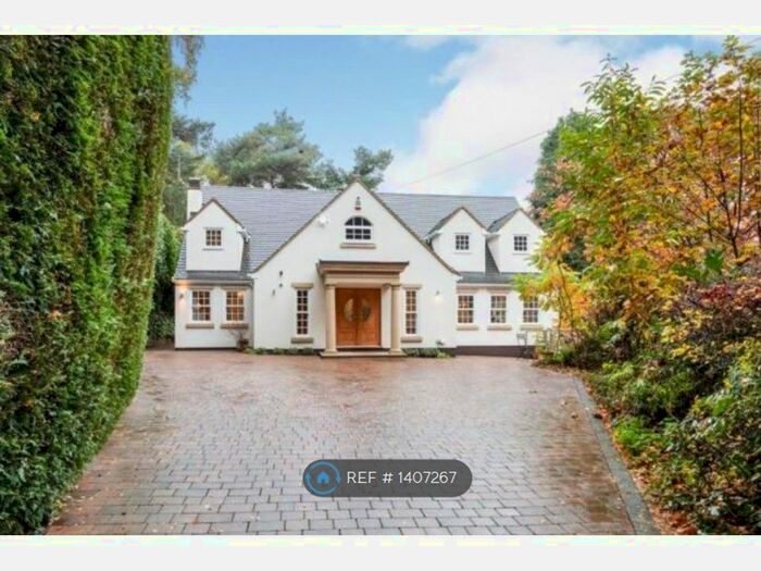 5 Bedroom Detached House To Rent In High View Road, Lightwater, GU18