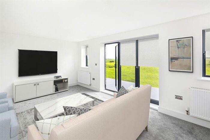 5 Bedroom Terraced House For Sale In Waterside Close, Faversham, ME13
