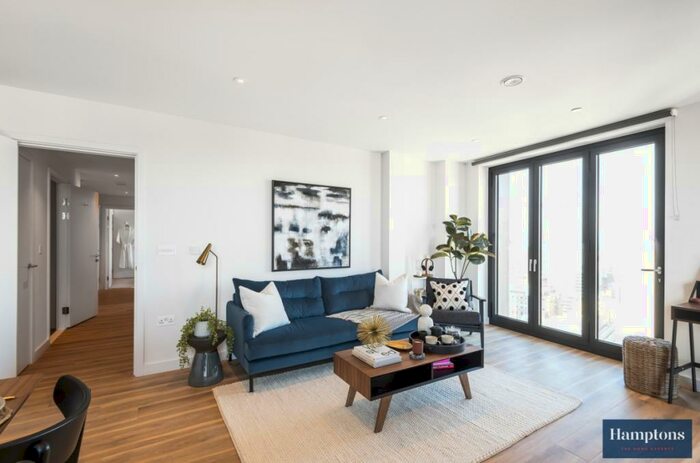 3 Bedroom Apartment To Rent In Ten Degrees, East Croydon, CR0