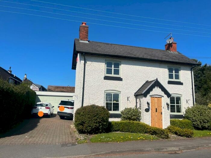 4 Bedroom Detached House To Rent In Weeford Road, Sutton Coldfield, West Midlands, B75