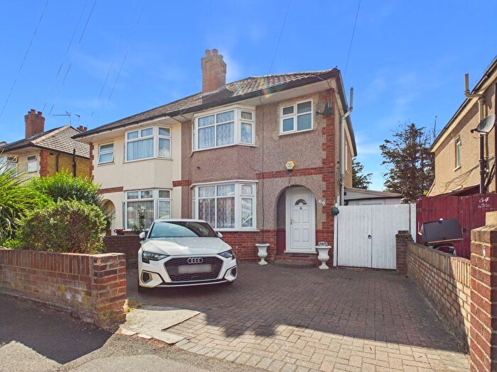 3 Bedroom Semi-Detached House To Rent In Sunbury Road, Feltham, TW13