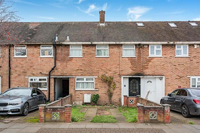 3 Bedroom Terraced House For Sale In Pentrich Avenue, Enfield, EN1
