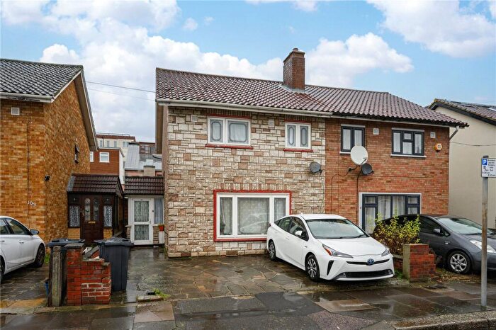 3 Bedroom Semi Detached House For Sale In St. Marys Road, Ilford, IG1