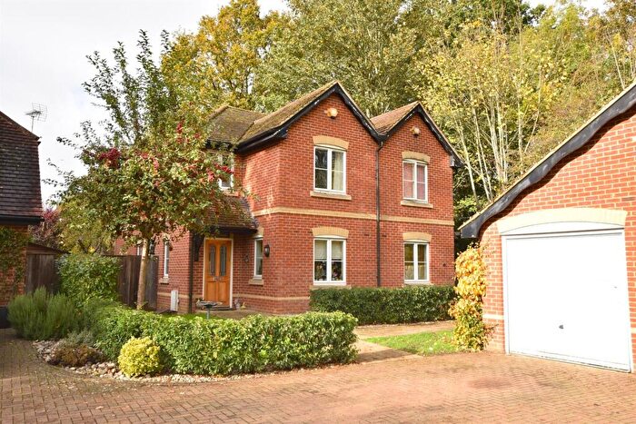 3 Bedroom Semi Detached House For Sale In Copse End, Caversham, Reading, RG4