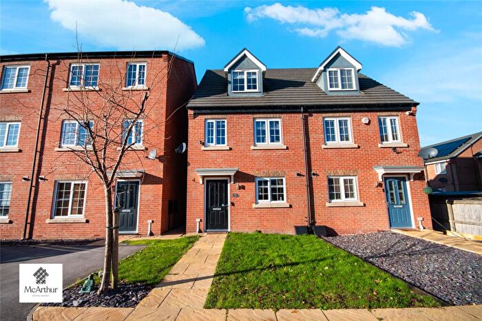 3 Bedroom Semi Detached House For Sale In Heatherfields Crescent, Rossington, Doncaster, South Yorkshire, DN11