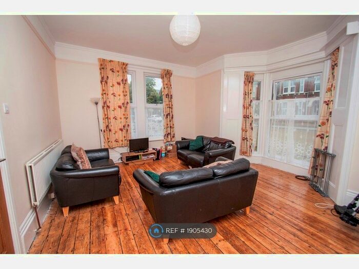 8 Bedroom Semi-Detached House To Rent In Carlton Road, Southampton, SO15