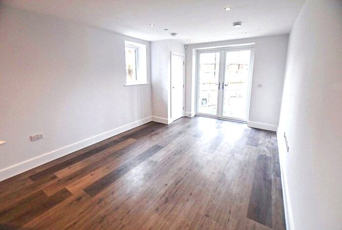 2 Bedroom Flat For Sale In Eldon Park, South Norwood, SE25