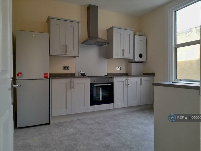 1 Bedroom Flat To Rent In Lynchford Road, Farnborough, GU14