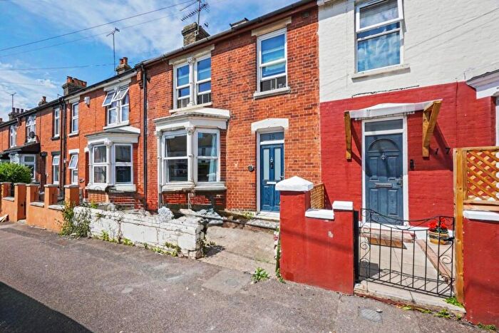 3 Bedroom Terraced House For Sale In Maple Avenue, Gillingham, ME7