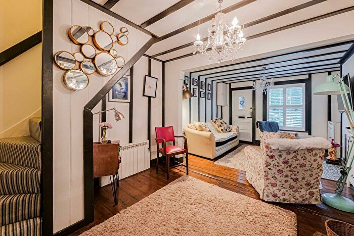 2 Bedroom Terraced House For Sale In Landwick Cottages, Southend-On-Sea, SS3
