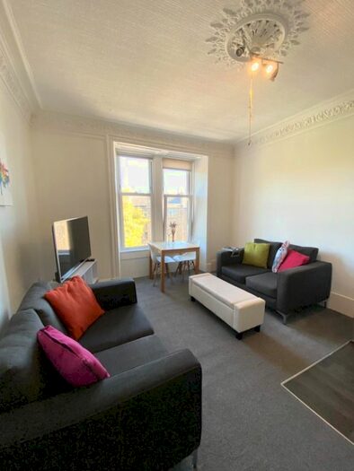 2 Bedroom Flat To Rent In Forfar Road, Stobswell, Dundee, DD4