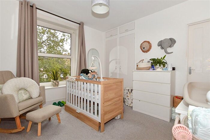 3 Bedroom Terraced House For Sale In Holland Road, Maidstone, Kent, ME14