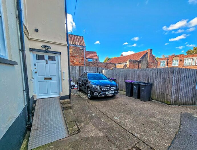 1 Bedroom Flat For Sale In Chequergate, Louth, LN11