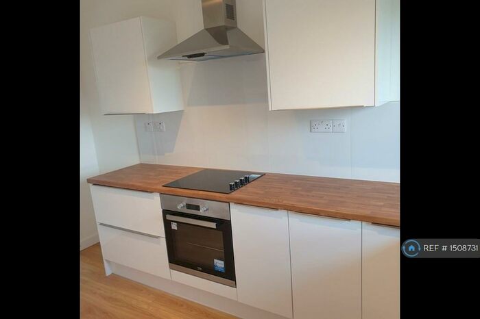 3 Bedroom Flat To Rent In Sandaig Road, Glasgow, G33
