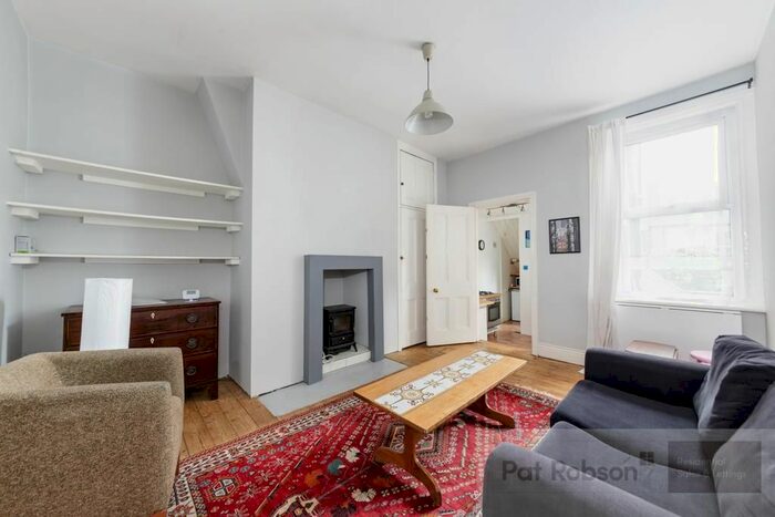 2 Bedroom Flat To Rent In Wolseley Gardens, Newcastle Upon Tyne, NE2