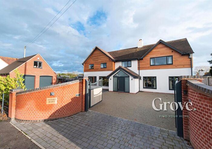 4 Bedroom Detached House For Sale In Worcester Road, Harvington, Kidderminster, DY10