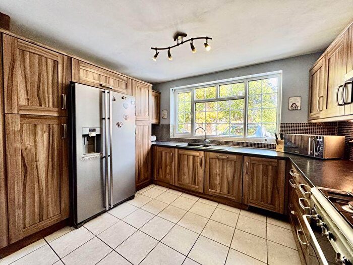 4 Bedroom Detached House For Sale In Walmley Road, Sutton Coldfield, B76