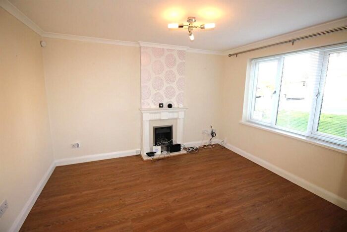 1 Bedroom Flat To Rent In Ricknald Close, Aughton, S26