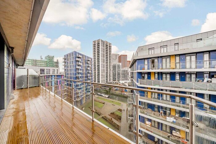 2 Bedroom Flat For Sale In Hatton Road, Ealing, HA0