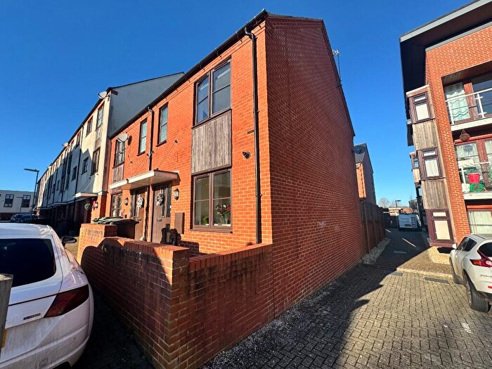 3 Bedroom End Of Terrace House To Rent In Watertower Way, Basingstoke, Hampshire, RG24