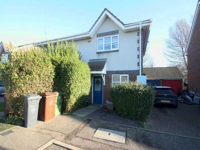 3 Bedroom Property To Rent In Schooner Close, Barking, Essex IG11