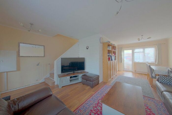 3 Bedroom Terraced House To Rent In Welbeck Rd, Maidenhead SL6