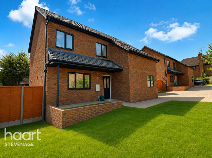 4 Bedroom Detached House For Sale In Watercress Close, Stevenage, SG2