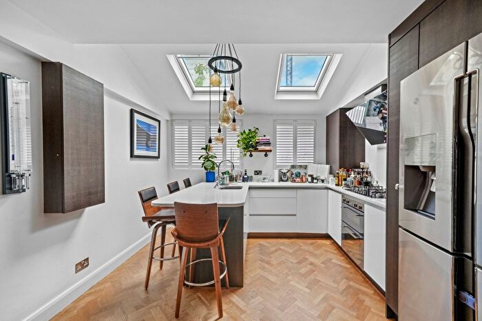 4 Bedroom Terraced House To Rent In Rotherham Walk, Nicholson Street, SE1