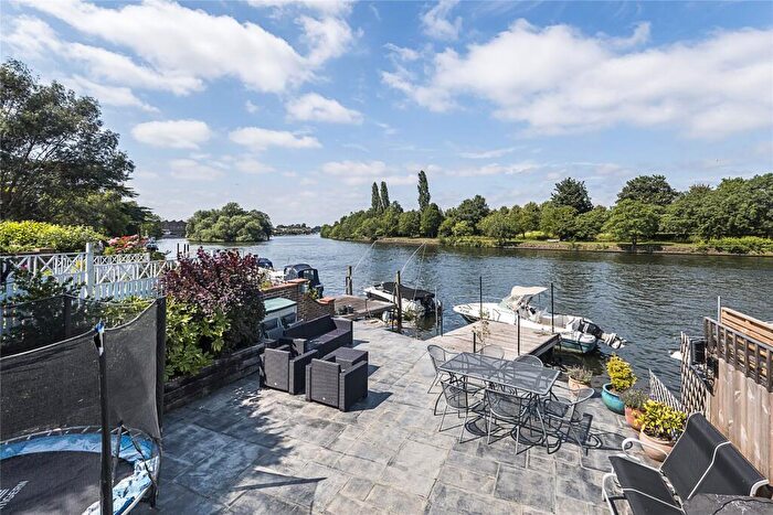 4 Bedroom Detached House To Rent In Queens Drive, Thames Ditton, Surrey, KT7